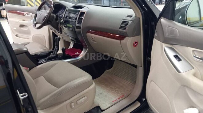 Toyota Land Cruiser Prado-12