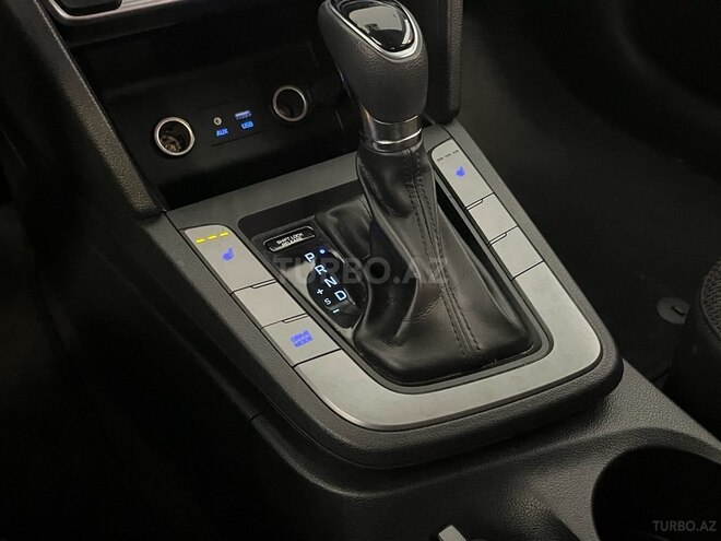 Hyundai Avante-15