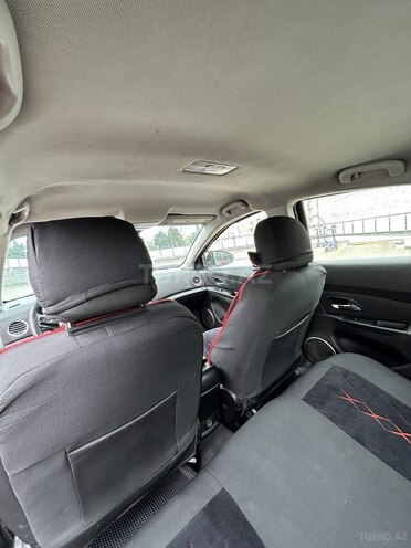 Chevrolet Cruze-14