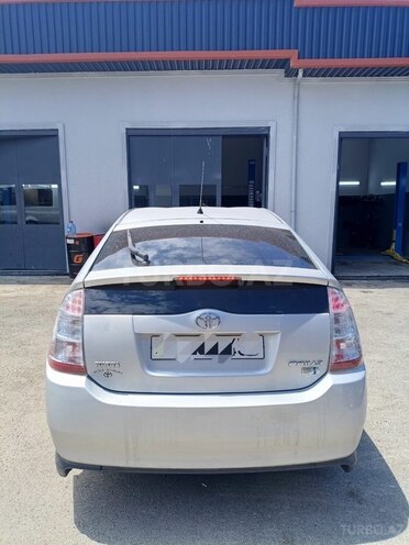 Toyota Prius-2