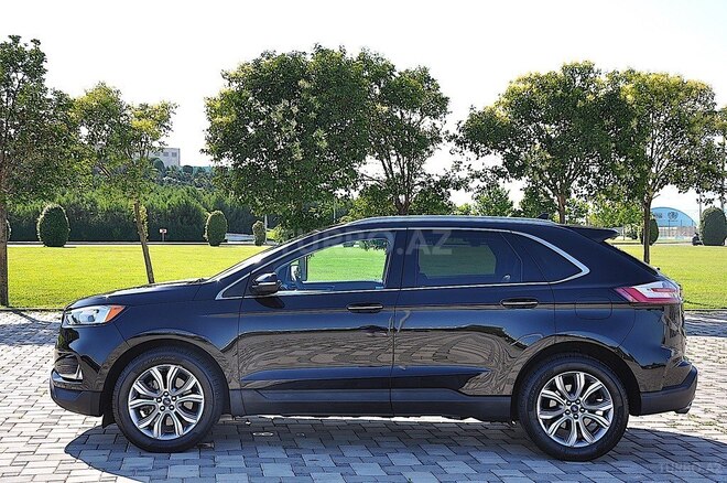 Ford Edge-13