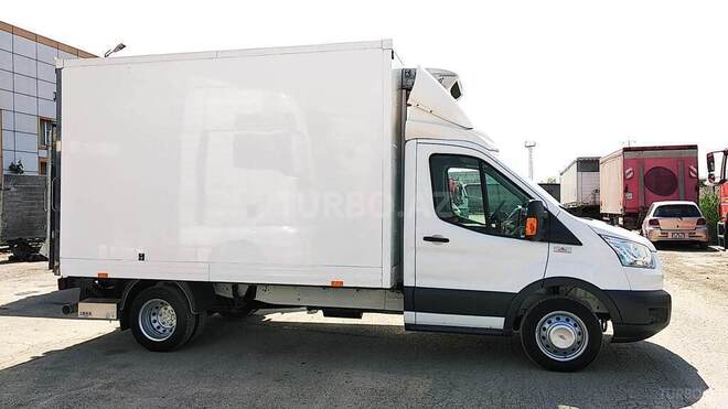 Ford Transit-4