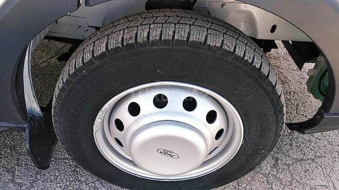 Ford Transit-10