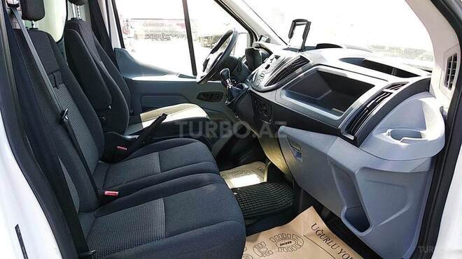 Ford Transit-11