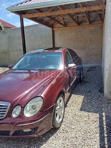 Mercedes E 230-3