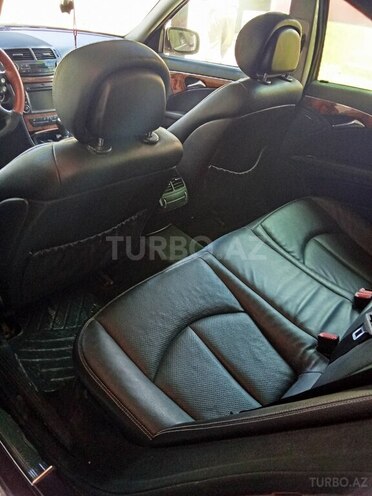 Mercedes E 230-11