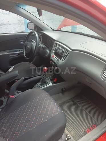Kia Rio-13