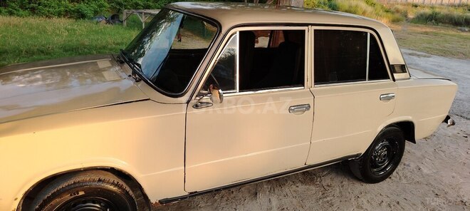 LADA (VAZ) 21011-12