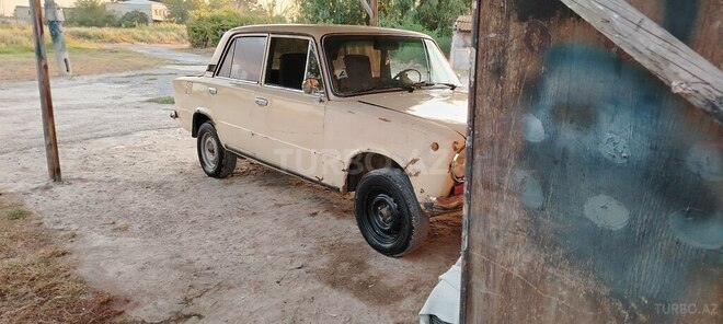 LADA (VAZ) 21011-15