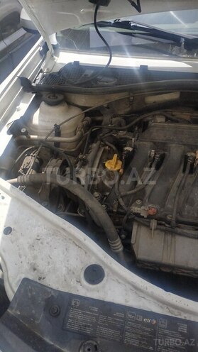 Renault Duster-6