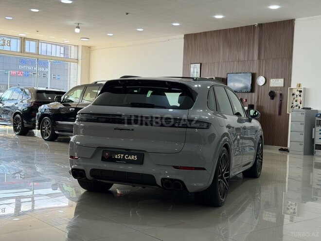 Porsche Cayenne S E-Hybrid-12
