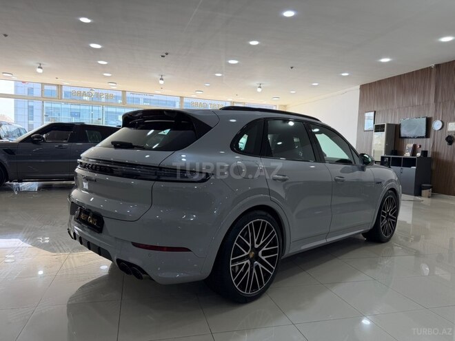 Porsche Cayenne S E-Hybrid-13