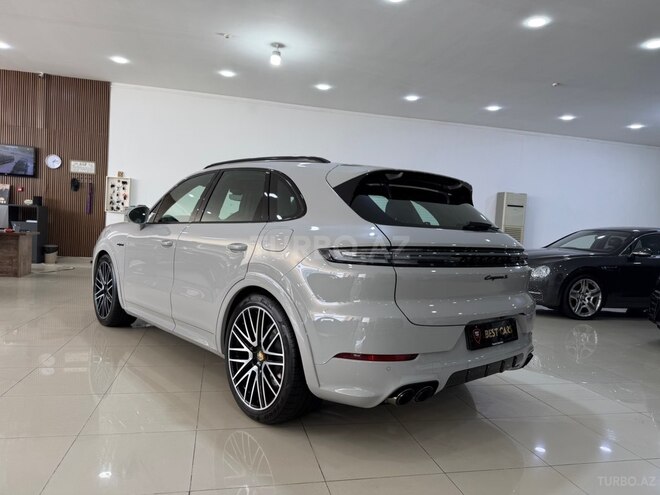 Porsche Cayenne S E-Hybrid-10