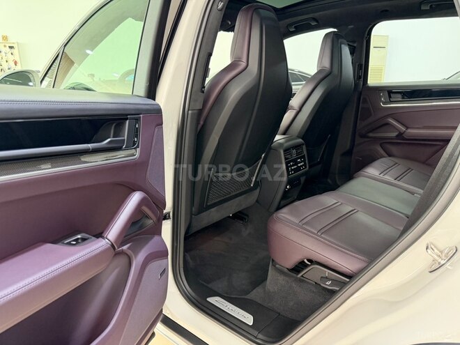 Porsche Cayenne S E-Hybrid-23