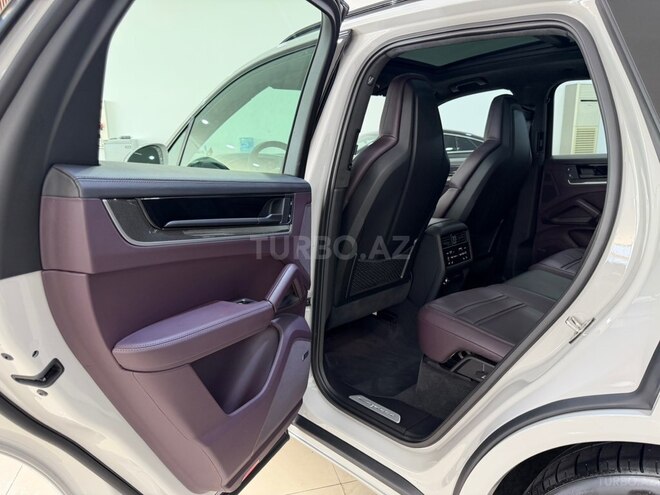 Porsche Cayenne S E-Hybrid-24