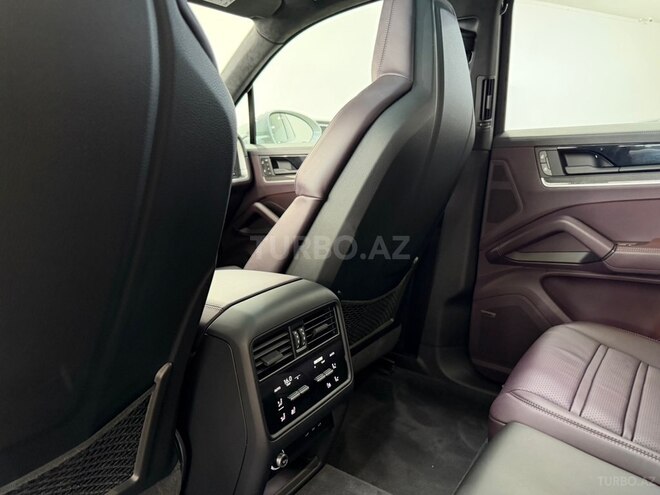 Porsche Cayenne S E-Hybrid-28