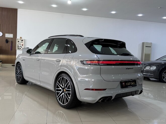 Porsche Cayenne S E-Hybrid-39