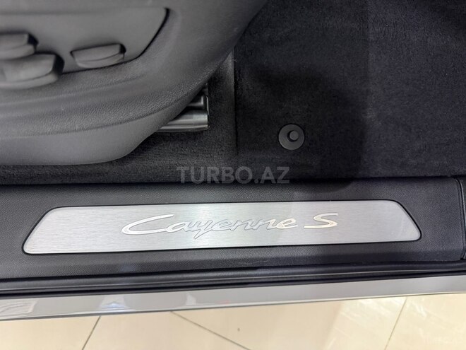 Porsche Cayenne S E-Hybrid-36