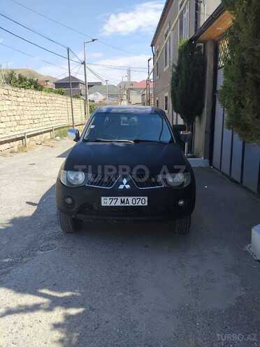 Mitsubishi L200-1