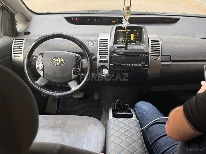 Toyota Prius-3
