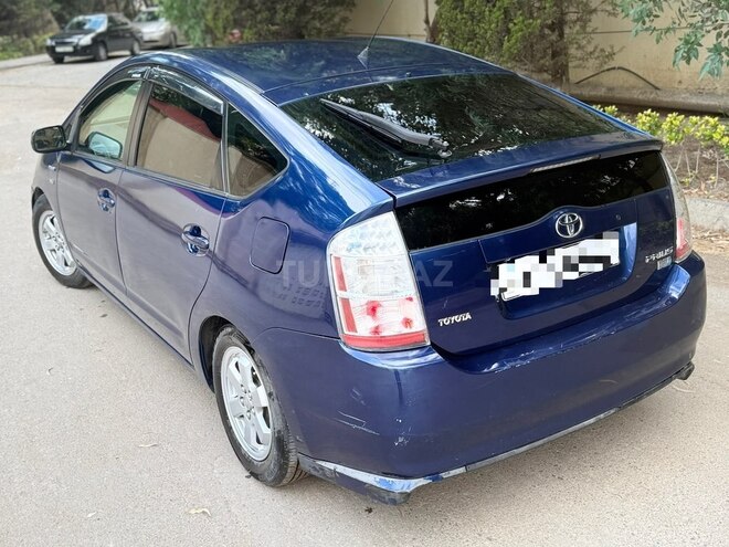 Toyota Prius-5