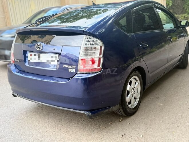 Toyota Prius-7