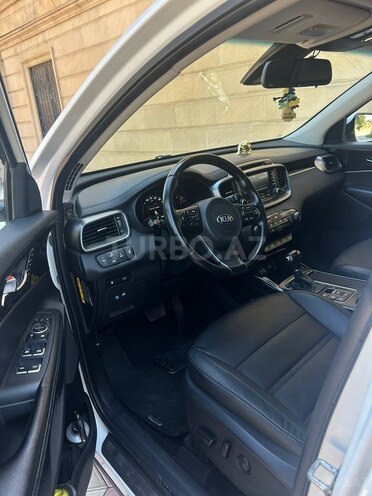 Kia Sorento-9