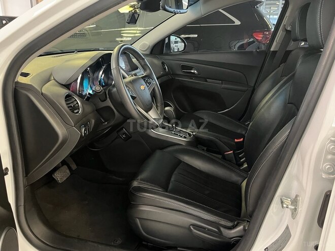 Chevrolet Cruze-13
