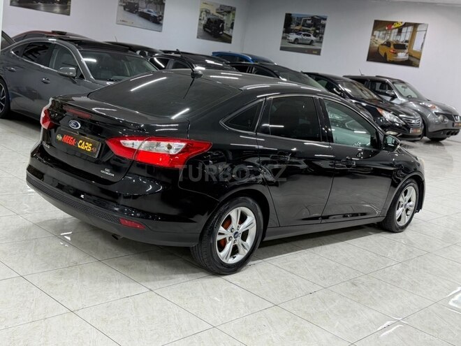 Ford Focus-11