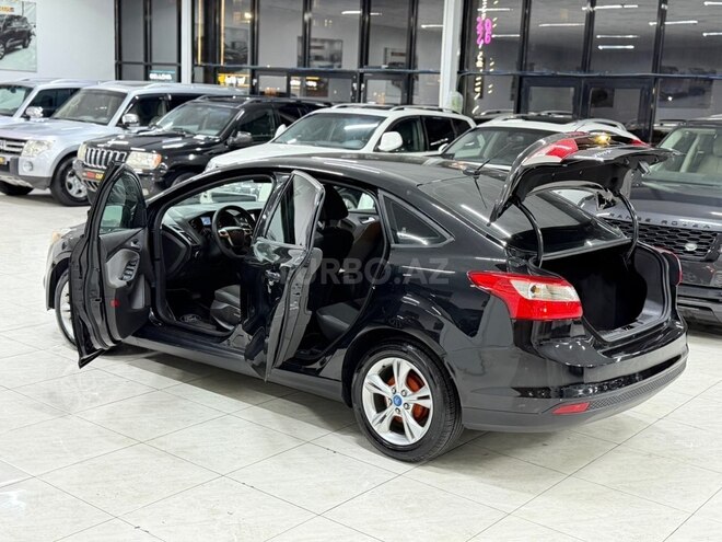 Ford Focus-20