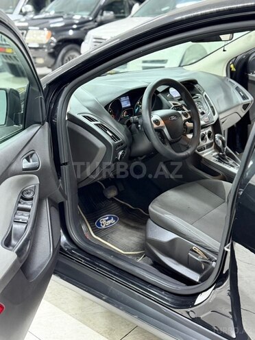 Ford Focus-21