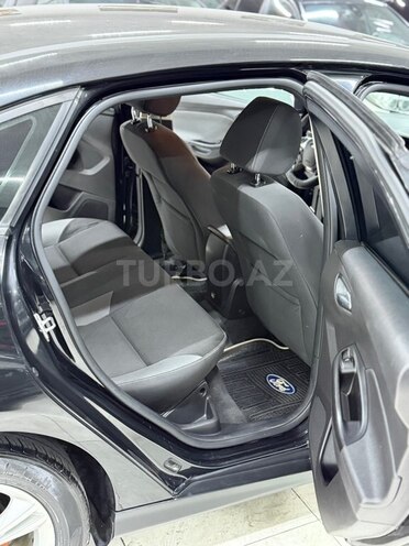 Ford Focus-28