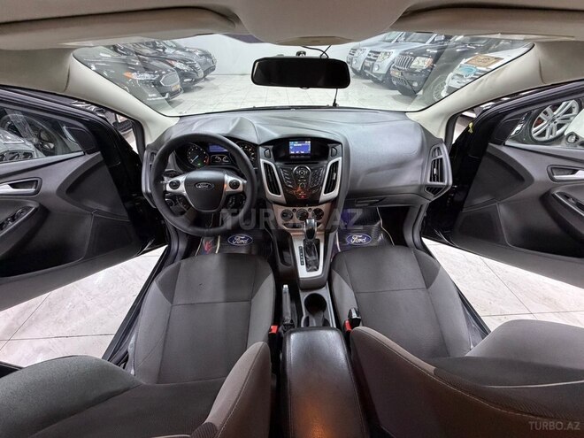 Ford Focus-23