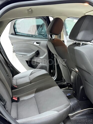 Ford Focus-29