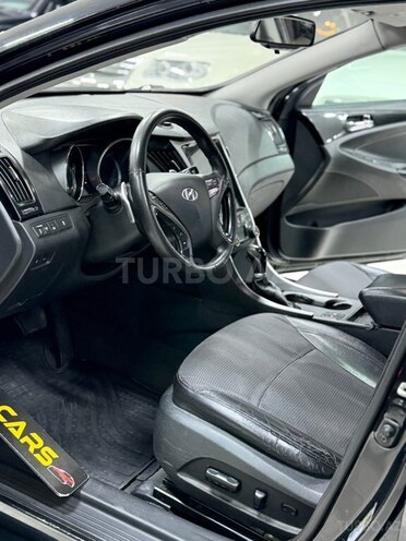 Hyundai Sonata-22