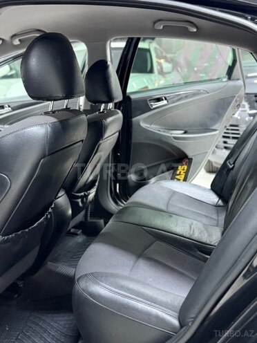 Hyundai Sonata-27