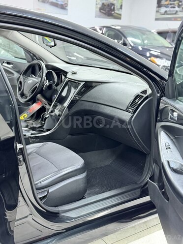 Hyundai Sonata-24