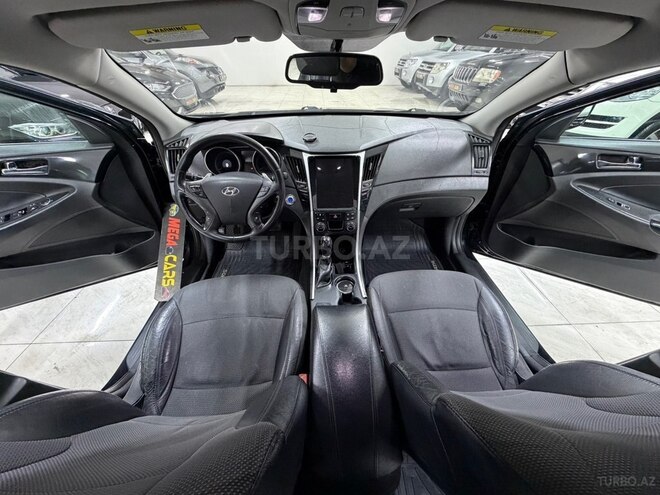 Hyundai Sonata-23