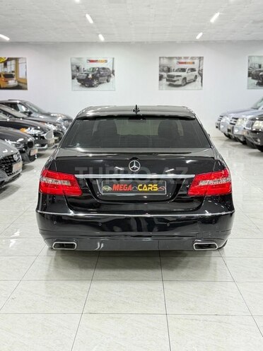 Mercedes E 250-7