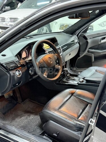 Mercedes E 250-22