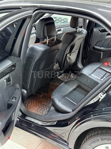 Mercedes E 250-26