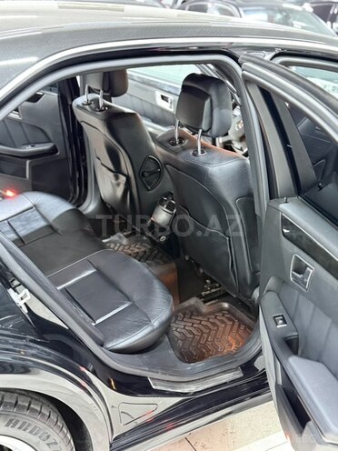 Mercedes E 250-28
