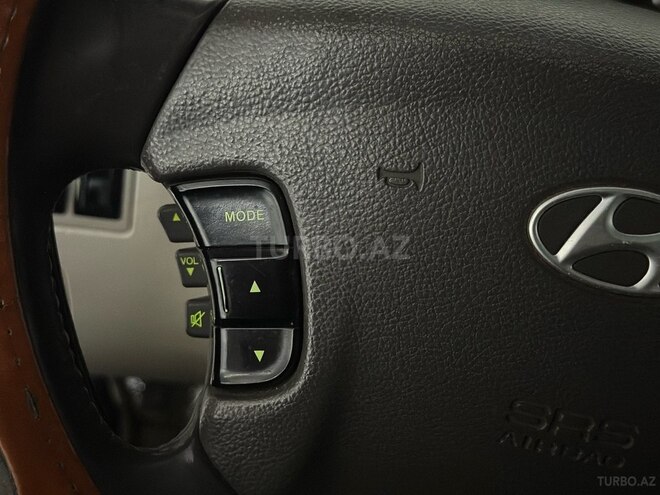 Hyundai Sonata-24