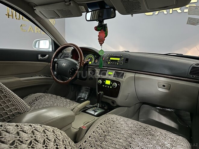 Hyundai Sonata-14
