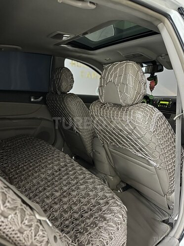 Hyundai Sonata-19