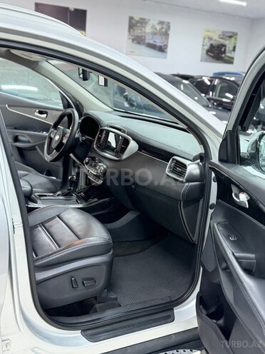Kia Sorento-24