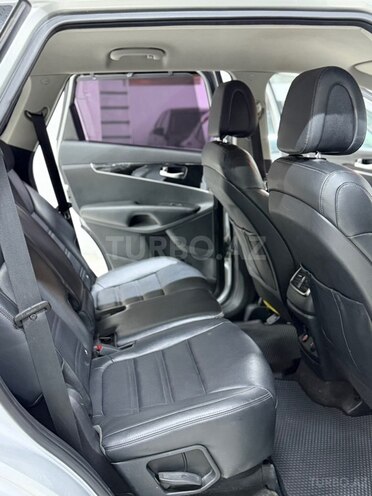 Kia Sorento-30