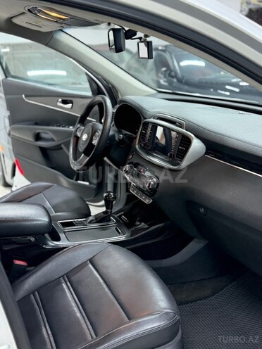 Kia Sorento-26