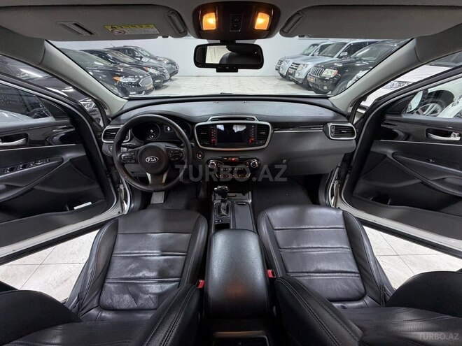 Kia Sorento-23