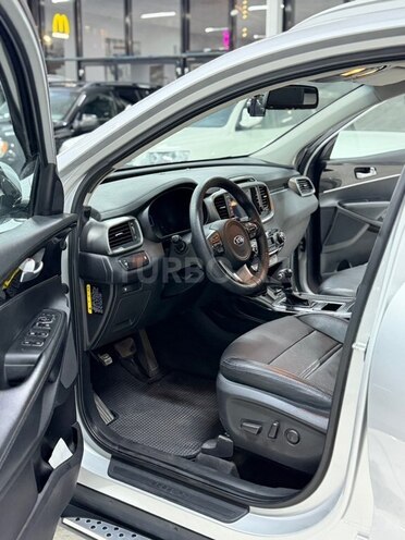 Kia Sorento-21